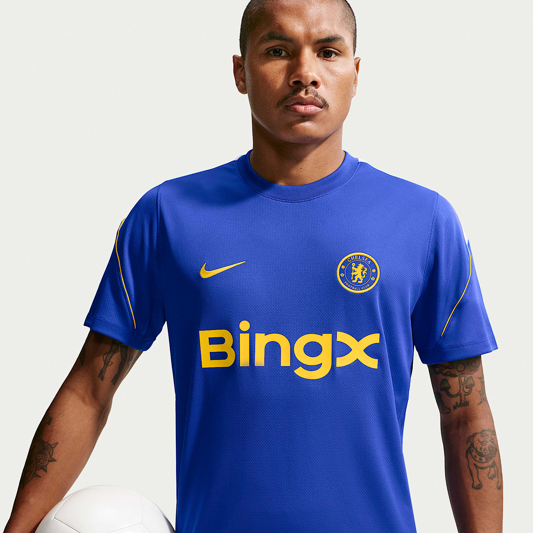 Chelsea FC Strike Men's Nike Soccer Dri-FIT Short-Sleeve Top. Nike.com